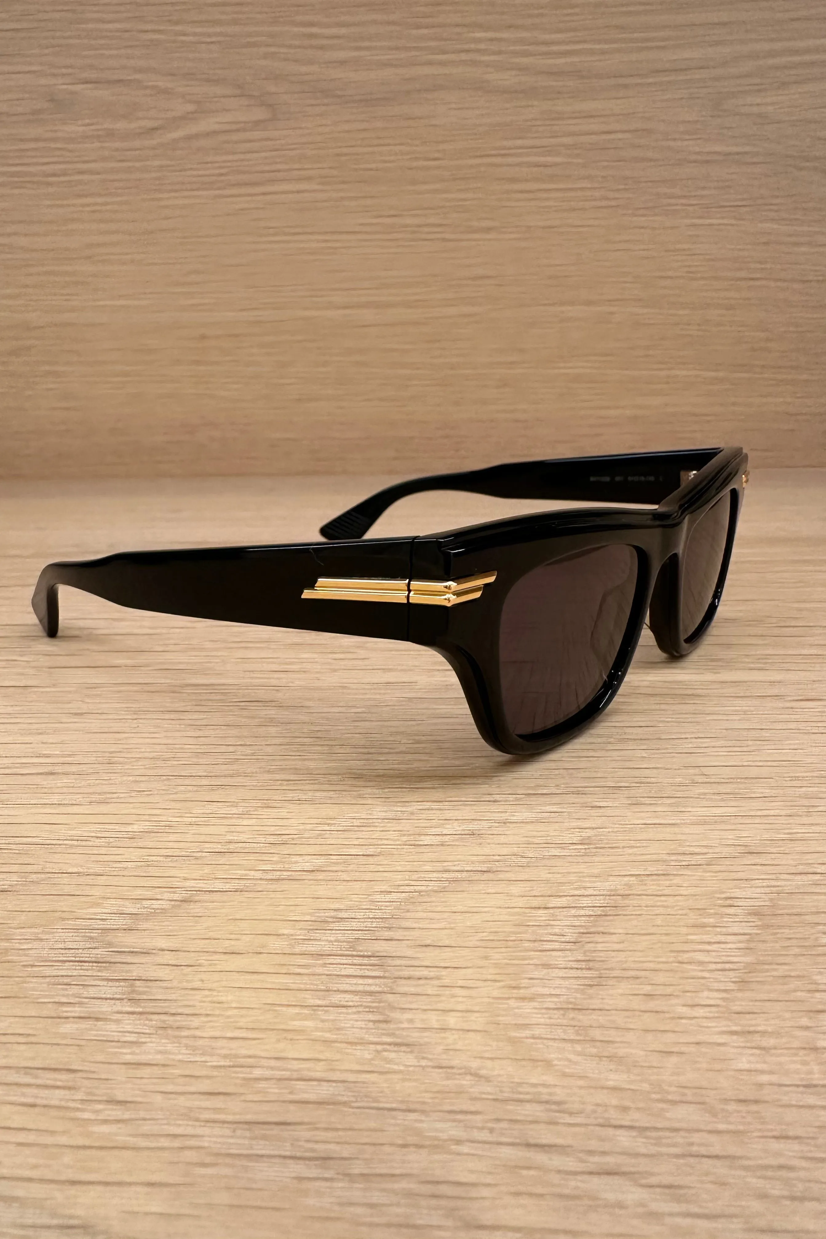 MITRE ACETATE RECTANGLE SUNGLASSES IN BLACK - BV1122S