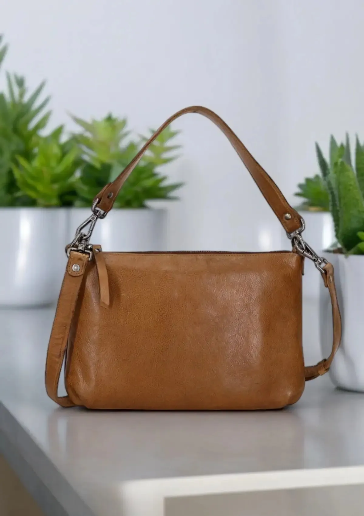 Stevie Leather Crossbody Bag - Cognac